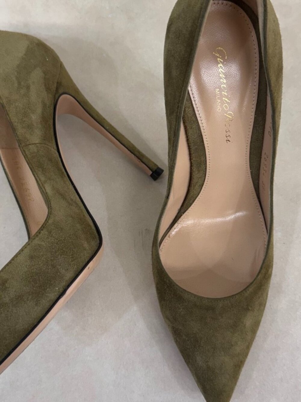 Gianvito Rossi Green Suede Pump
